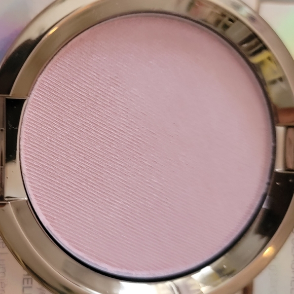 COPY - NIB BECCA Light Chaser Highlighter For Face and Eye. Two Available - Picture 4 of 7